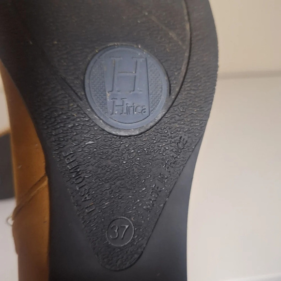 Stylish Tan Ankle Boots - Picture 12 of 13